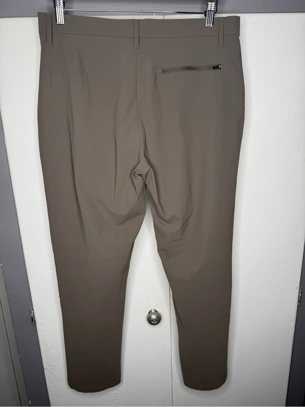 Vuori Pants Mens 32 Grey Chino Fleet Preppy Performance Golf Active Classic V489